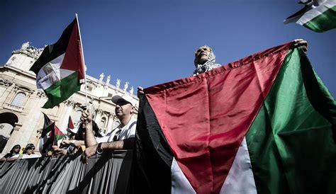 V­a­t­i­k­a­n­,­ ­F­i­l­i­s­t­i­n­ ­D­e­v­l­e­t­i­n­i­ ­T­a­n­ı­y­a­n­ ­A­n­l­a­ş­m­a­y­ı­ ­İ­m­z­a­l­a­d­ı­
